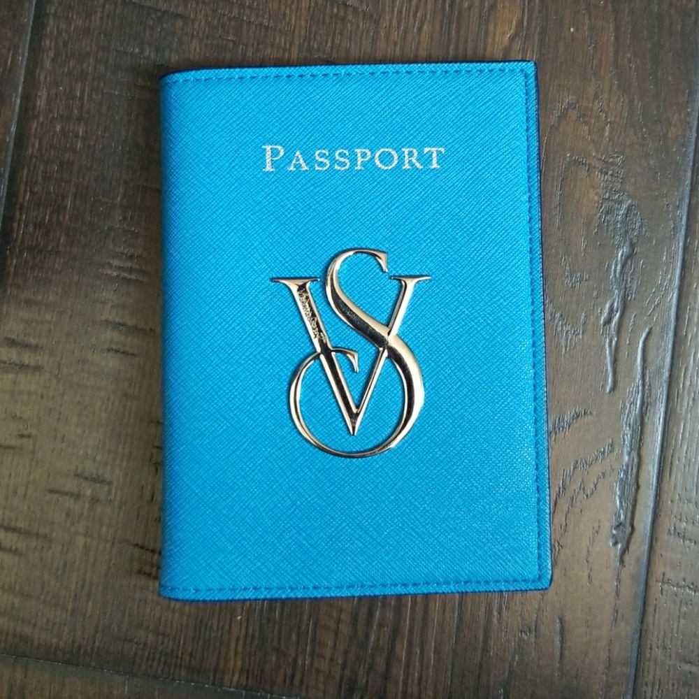 NWOT Victoria's Secret Passport Holder